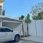 Tritisan House Redpartner